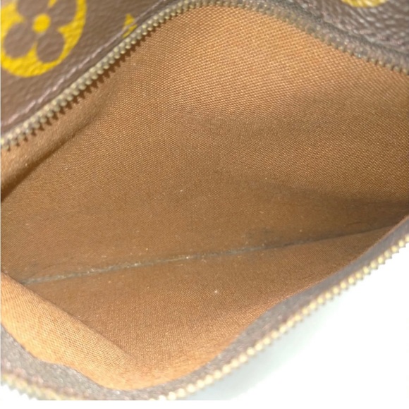 Louis Vuitton Randonnee Accessory Pouch - Picture 7 of 9